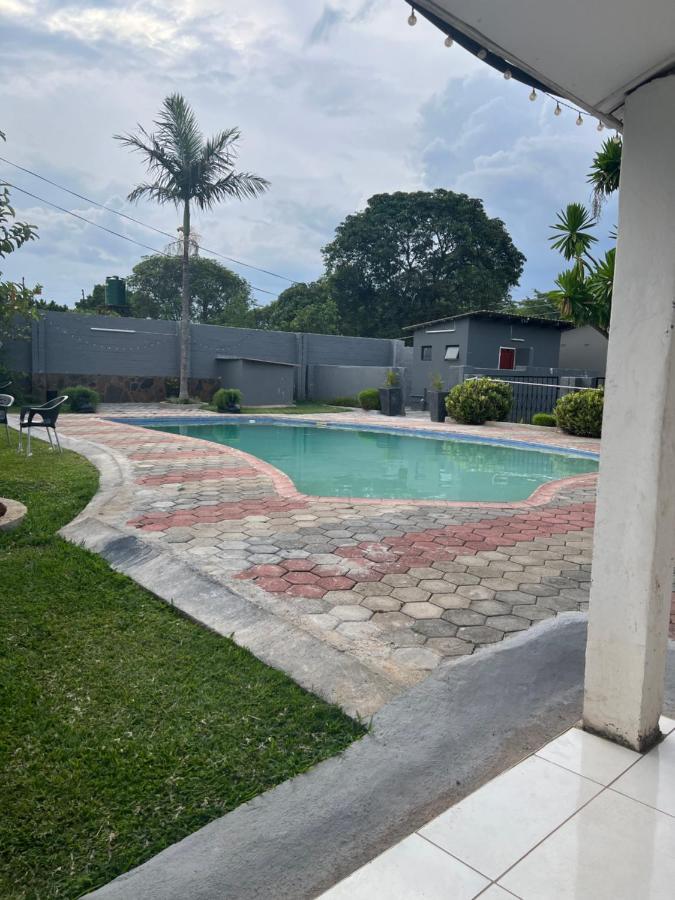 Mukala Lodge Lusaka Buitenkant foto