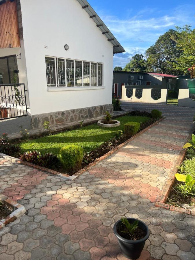 Mukala Lodge Lusaka Buitenkant foto